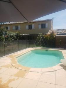 Villas Maison gemenos piscine proche plage 9 couchages clim marseille : photos des chambres