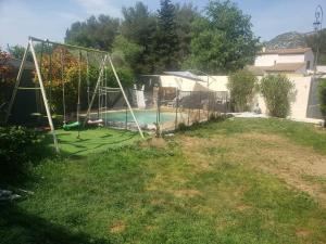 Villas Maison gemenos piscine proche plage 9 couchages clim marseille : photos des chambres