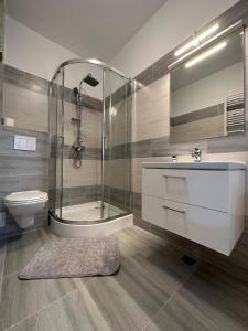 Elite escape in the couple