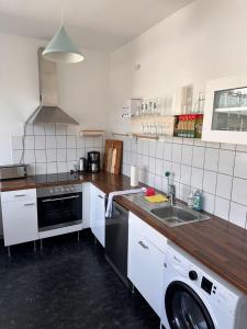 JonnysCityHostel