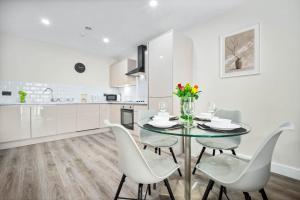 Brand New Luxury Apartment - Two Bedrooms - City Centre - Smart TV - WIFI - Top Rated - JQ 1AH