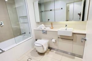 Lindfield steps to train and shopping