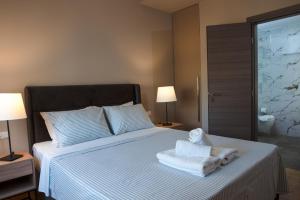 Brand New Three-Bedroom Apartment in Kolonaki, Peridot - Homes