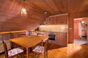 Juvanova hiša - Apartments and Rooms