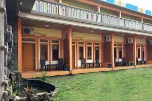 Family 24 Hotel near Pantai Cipatujah - Cipatujah