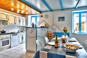 Maisons de vacances LocaLise - M2B - Maison de vacances a la pointe de Lechiagat - Wifi inclus - Draps inclus - Terrain entierement clos - Maison de plain pied : photos des chambres