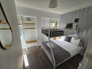 Mary Street Apartment