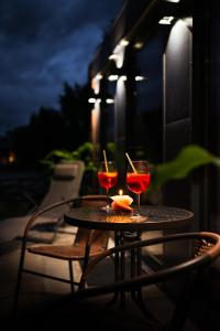 TINY HOUSE mezi sklepy