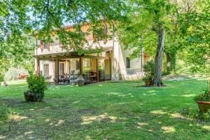 Villa mit Gartenblick
