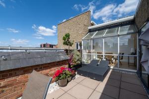 GuestReady-Trendy penthouse with terrace in London