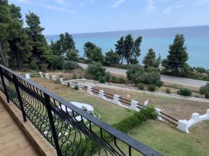 kaloutsikos sea view house