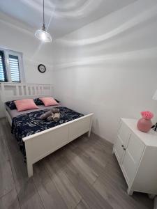 Apartment Violet 
