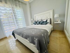 Vista Calanova Golf Club Apartment, 2BD Seaviews