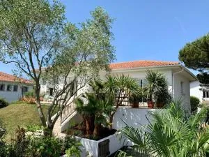 Belle maison grand jardin proche Côte des Basques - بياريتز