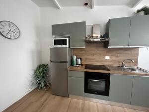 Casa Rielta, Tram e parking