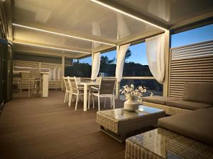 Sunset Serenity Villas with onsite pool and only 3min from beach