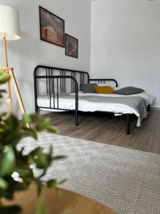 High-Rise Luxury Apartment with free parking