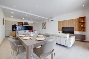 Elegant Sliema Penthouse Panoramic Terrace by Buena Vista