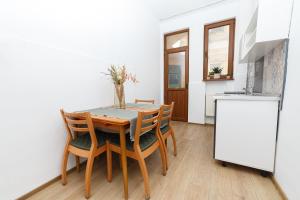 Color Apartments Franceza Street 4bedrooms