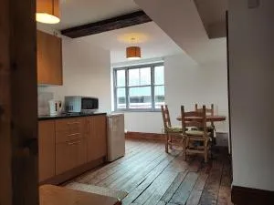 129 First floor double bedroom apartment Hereford - Callow