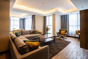 Trademark Suites at Enaki Town