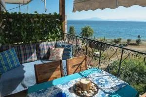 Lilly's Seaview Studio - Áno Gatzéa