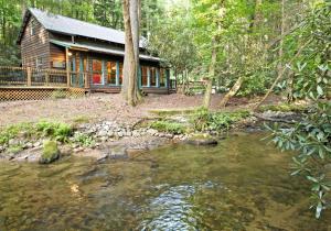 Riverbend Den | Cherry Log GA