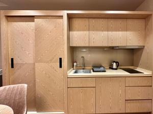 Luxury Dreamland Oasis Apartment 14