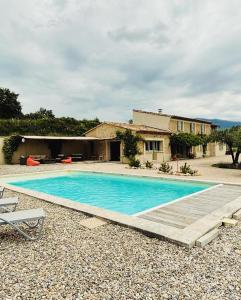 Villas La Bergerie des Pottiers. Mas renove climatisation Piscine : photos des chambres