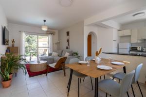 Stylish One Bedroom Apartment at Paphos Harbour