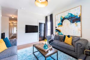 Bourbon Suites -Foodies -Bourbon -2 Living Rooms