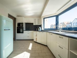 Apartment Le Coeur du Coq duplex by Interhome