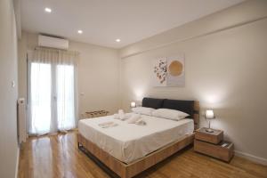 Athenian Escape 2BR, 2BA, Stylish Fully Reno Apt