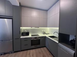 Athenian Escape 2BR, 2BA, Stylish Fully Reno Apt