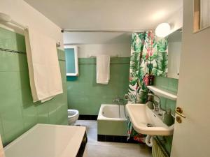 Unique cozy apartment-Athenian modernism