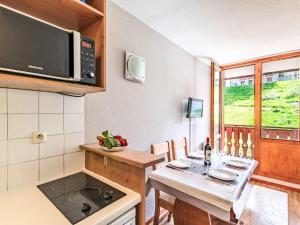 Studio Rond Point des Pistes - Val Claret-23 by Interhome