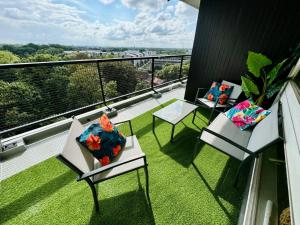 Appartements Superbe T5 10p 4chs Metro Tramway terrasse parking - visite en video sur YouTube 54OTKQvzlwA : photos des chambres