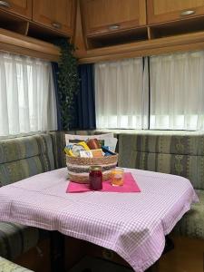 Schlaflodge Wohnwagen in idyllischer Natur