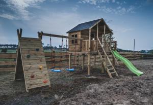 Lawendowy Zakątek 3 domek z balią