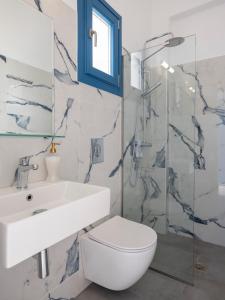 Budget Double or Twin Room - Semi Basement room in Ayeri Hotel