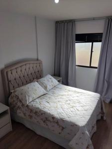 Apartamento com ar condicionado nos 2 quartos
