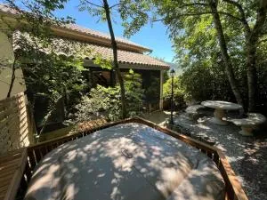 Les lucioles studio avec Jacuzzi privatif - Pranles