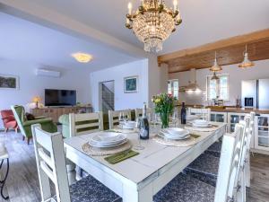 Villa Ardiletta by Interhome