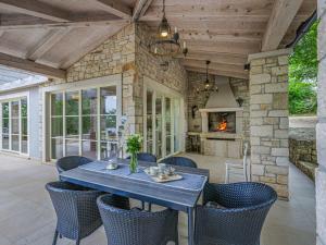 Villa Ardiletta by Interhome 
