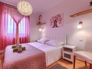 Apartment Apartmani Amaii-1 by Interhome 