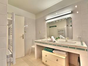 Maisons de vacances Holiday Home L-Horizon A by Interhome : photos des chambres