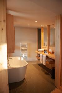 Hotels Les Echasses Golf & Surf Eco Lodge : photos des chambres