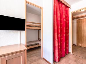 Studio Rond Point des Pistes - Val Claret-22 by Interhome