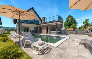 3 Bedroom Awesome Home In Debelo Brdo 