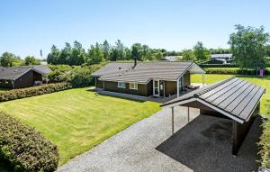 Beautiful Home In Hemmet With Kitchen